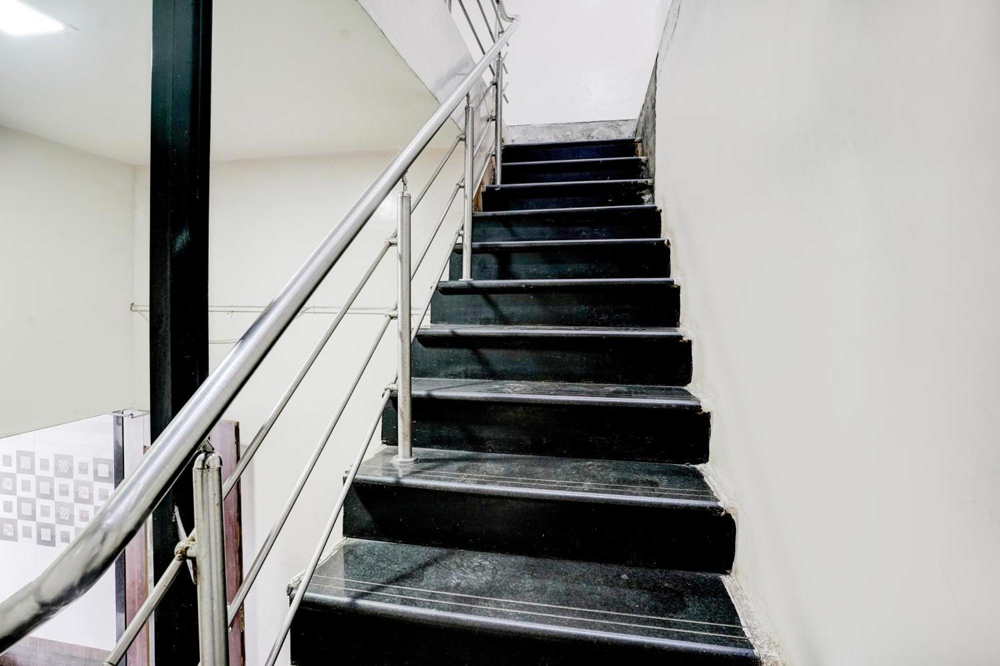 Hotel O Golden Sagar Mumbai Dış mekan fotoğraf